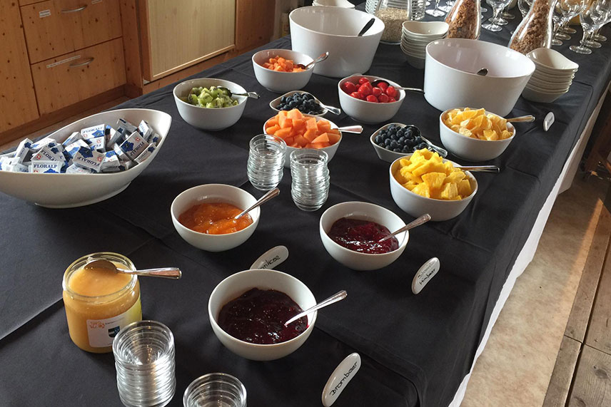 gnuss_Stil_Bad_zurzach_fingerfood_catering_brunchbuffet_zmorge_konfitüre_birchermuesli_thema